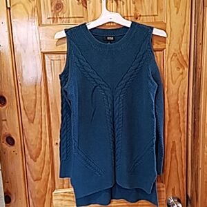 Chic Blue / Teal Cable Knit Sweater with Cold Shoulder and hi low vented hem